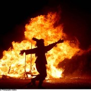 دهم بهمن ،جشن سده ضیافتی برای آتش دهم بهمن ،جشن سده ضیافتی برای آتش